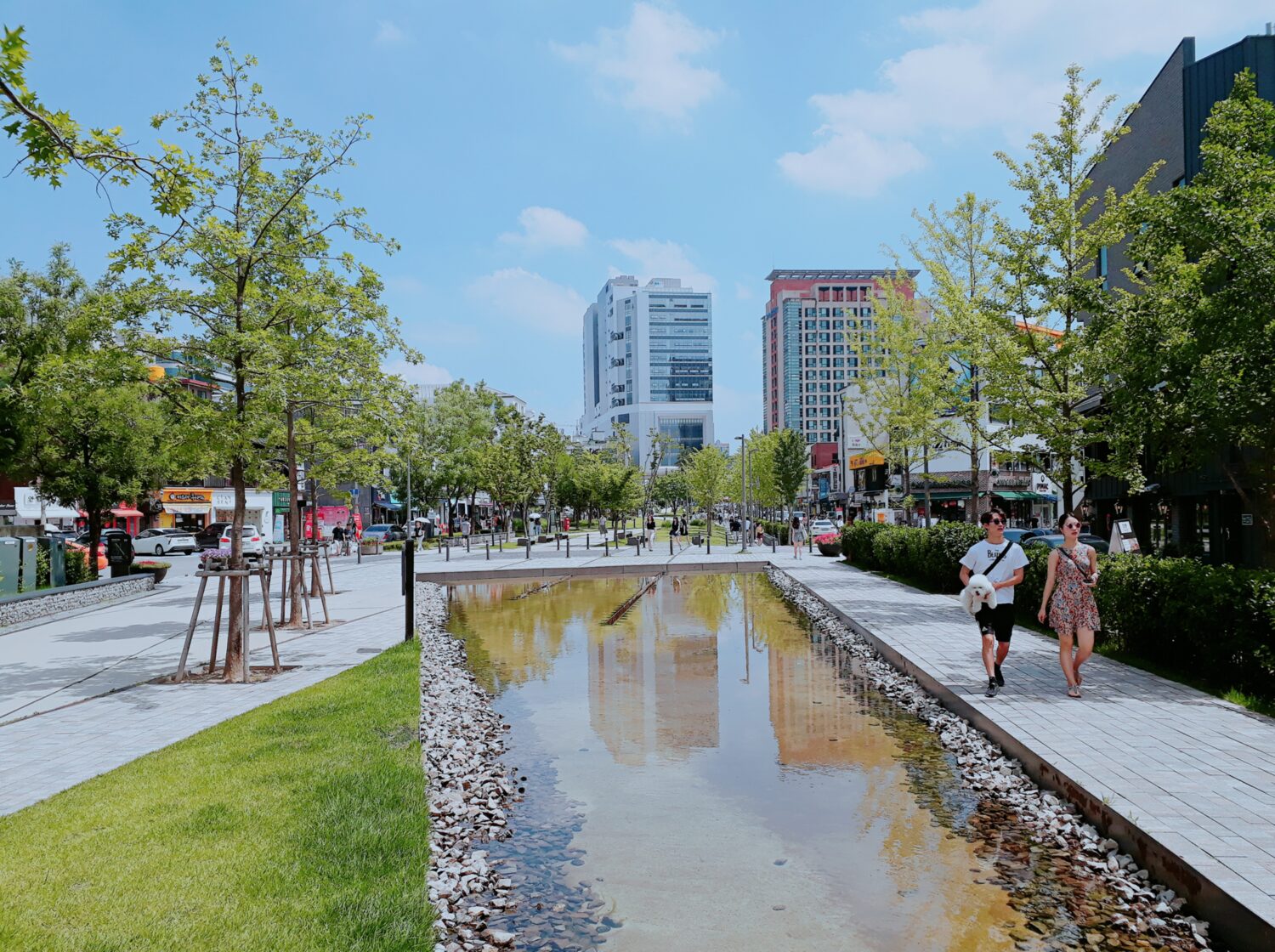 A residential street in Yeonnam on a weekday afternoon